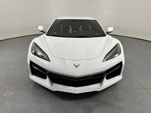 Used 2024 Chevrolet Corvette E-Ray w/ Chrome Exterior Badge Package AWD/4WD image 10