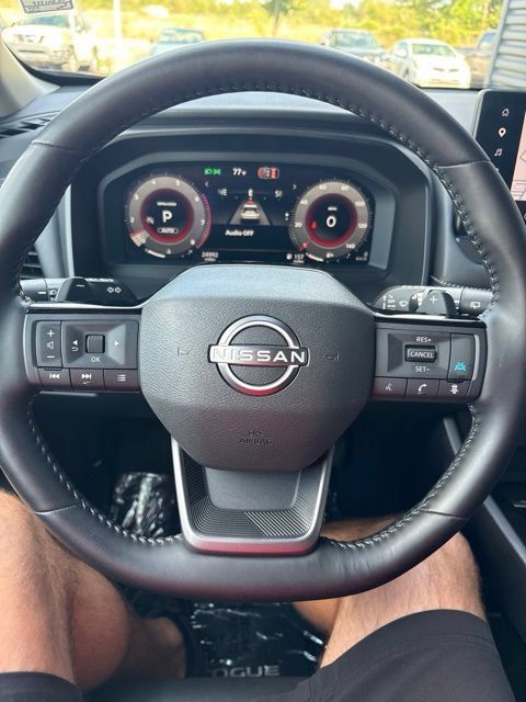 Used 2026 Nissan Rogue SL AWD/4WD image 8