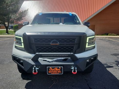 Used 2020 Nissan Titan PRO-4X w/ Pro-4x Convenience Package AWD/4WD image 5