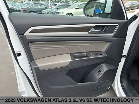 Used 2023 Volkswagen Atlas SE w/ Black Wheel Package AWD/4WD image 25