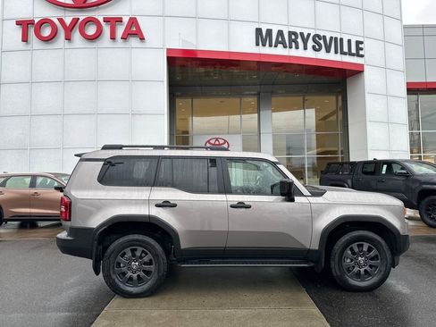 Used 2025 Toyota Land Cruiser image 2