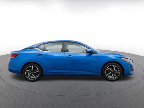 Used 2025 Nissan Sentra SV FWD image 14