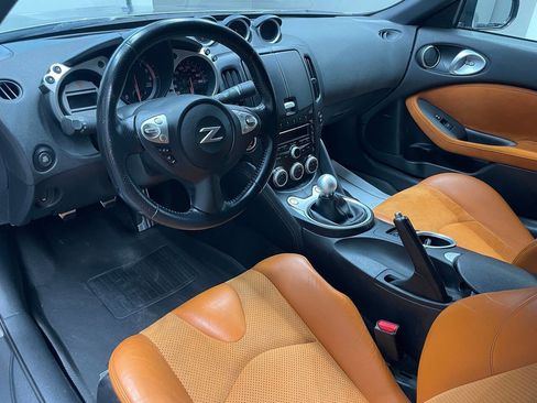 Used 2009 Nissan 370Z Touring w/ Sport Pkg RWD image 21