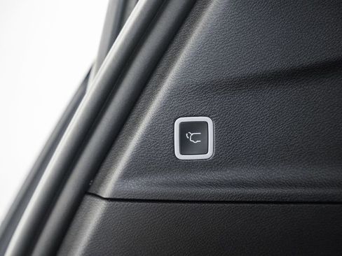 New 2026 Chrysler Pacifica Select image 9