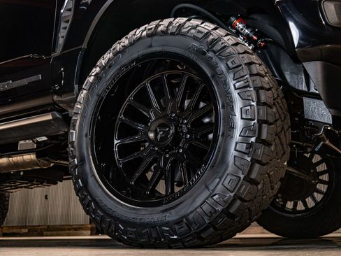 Used 2025 Ford F250 Platinum w/ FX4 Off-Road Package image 16