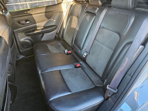 Used 2023 Nissan Ariya AWD image 17