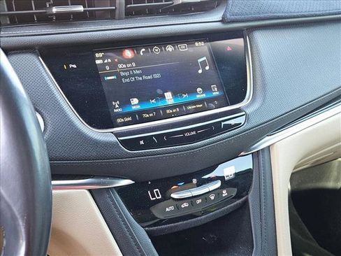 Used 2018 Cadillac XT5 FWD w/ LPO, Wheel Lock Package image 14
