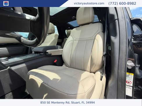 Used 2019 Land Rover Discovery SE AWD/4WD image 35