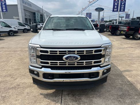 Used 2024 Ford F250 XLT AWD/4WD image 8