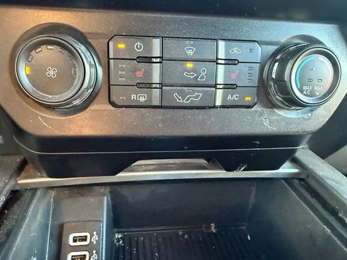 Used 2019 Ford F150 XLT w/ Equipment Group 302A Luxury AWD/4WD image 18