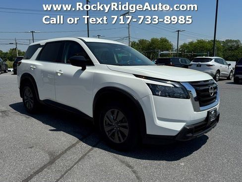 Used 2024 Nissan Pathfinder S AWD/4WD image 9