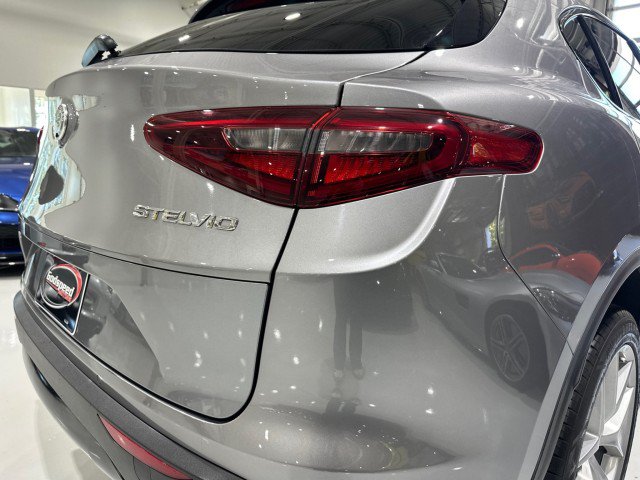 Used 2018 Alfa Romeo Stelvio Ti Sport AWD/4WD image 35