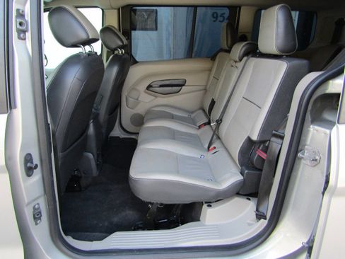 Used 2016 Ford Transit Connect XLT image 6