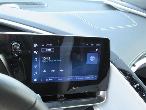 Used 2024 Chevrolet Corvette Stingray w/ Z51 Performance Package image 20