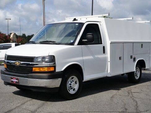 Used 2024 Chevrolet Express 3500 w/ Power Convenience Package RWD image 6