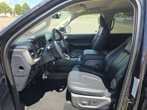 Used 2024 Ford Expedition Max XLT AWD/4WD image 2