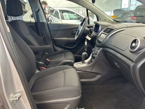 Used 2016 Chevrolet Trax LT AWD/4WD image 12