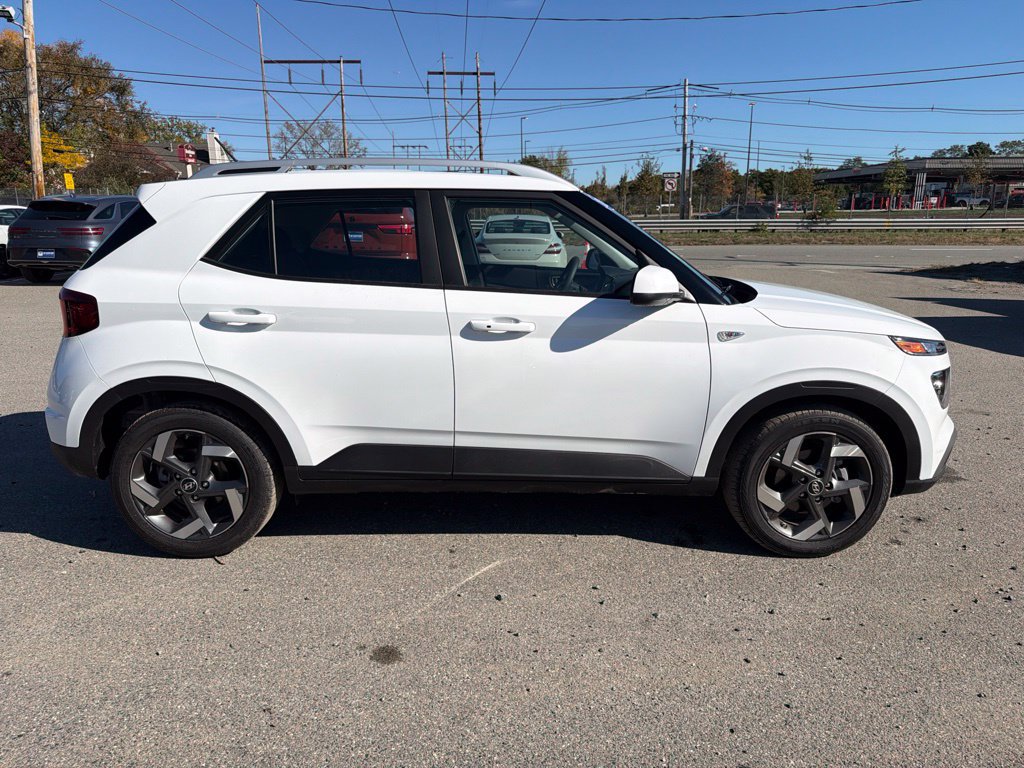Used 2026 Hyundai Venue SEL FWD image 5