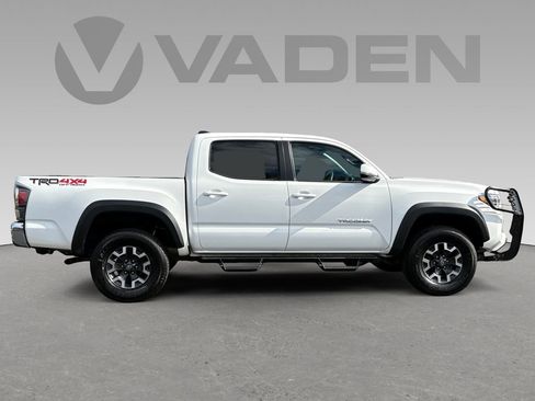 Used 2022 Toyota Tacoma TRD Off-Road image 6
