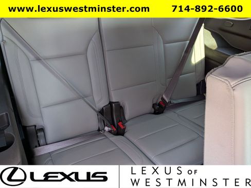 Used 2021 GMC Yukon SLT w/ SLT Luxury Plus Package image 8