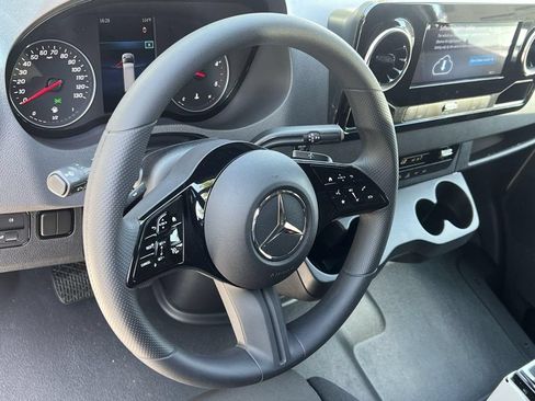 Used 2025 Mercedes-Benz Sprinter 2500 image 14