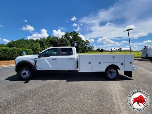 New 2026 Ford F450 XL w/ XL Chrome Package RWD image 3