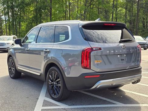 Used 2021 Kia Telluride SX w/ SX Prestige Package image 3