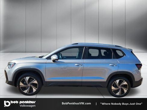 Used 2025 Volkswagen Taos SE image 26