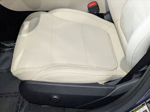 New 2025 Mercedes-Benz C 300 4MATIC Sedan image 4