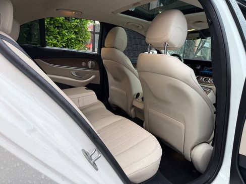 Used 2022 Mercedes-Benz E 350 4MATIC Sedan image 35