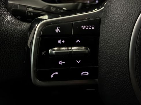 Used 2022 Kia Sorento LX AWD/4WD image 35