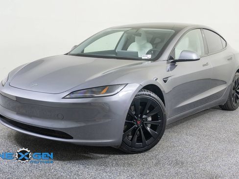Used 2025 Tesla Model 3 Long Range AWD/4WD image 3