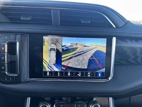 Used 2024 GMC Yukon XL Denali image 17