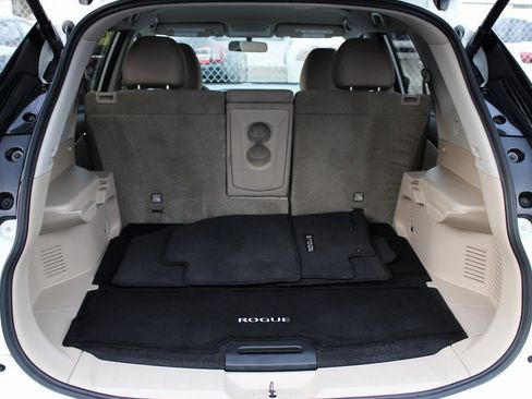 Used 2018 Nissan Rogue SV image 20