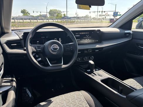 Certified 2025 Nissan Kicks SV FWD image 17