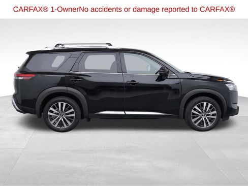 Used 2022 Nissan Pathfinder Platinum w/ Cargo Package FWD image 10