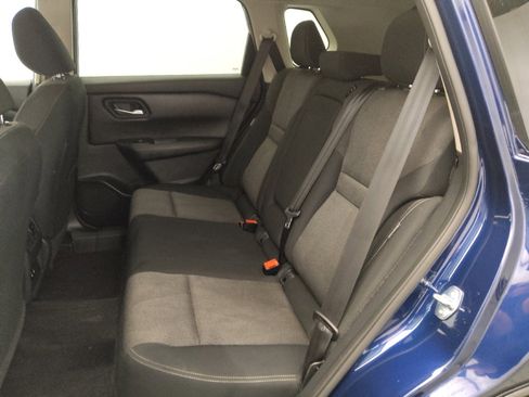 Used 2024 Nissan Rogue SV AWD/4WD image 18