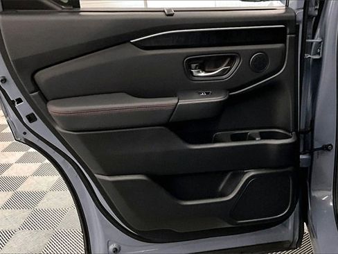 Used 2025 Honda Pilot Black Edition image 21