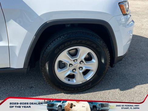 Used 2017 Jeep Grand Cherokee Laredo w/ Quick Order Package 2BE image 20