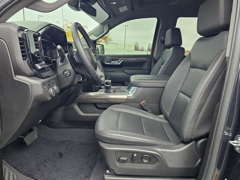 Used 2024 Chevrolet Silverado 1500 LTZ image 11