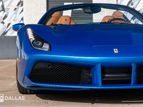 Used 2019 Ferrari 488 Spider image 4