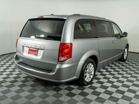 Used 2018 Dodge Grand Caravan SXT image 9