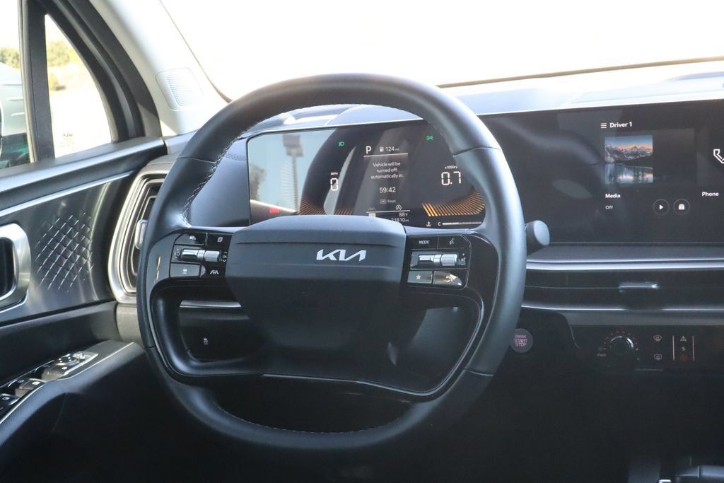 Used 2026 Kia Sorento LX FWD image 28