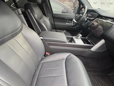 Used 2024 Land Rover Range Rover SE image 9