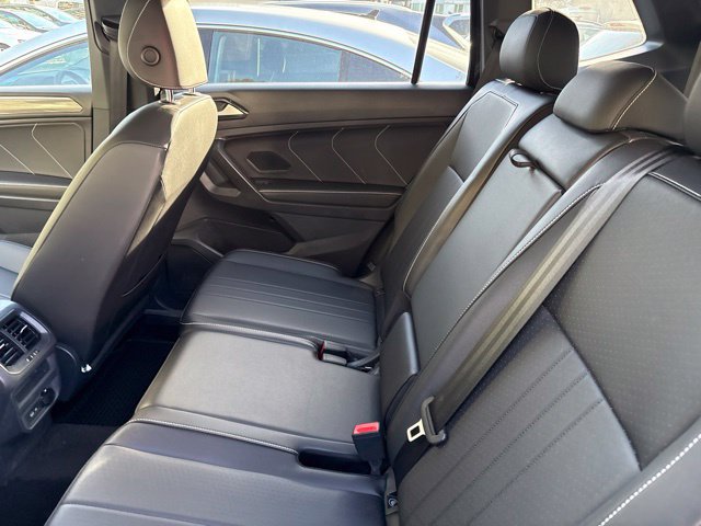 Used 2023 Volkswagen Tiguan SE R-Line FWD image 8