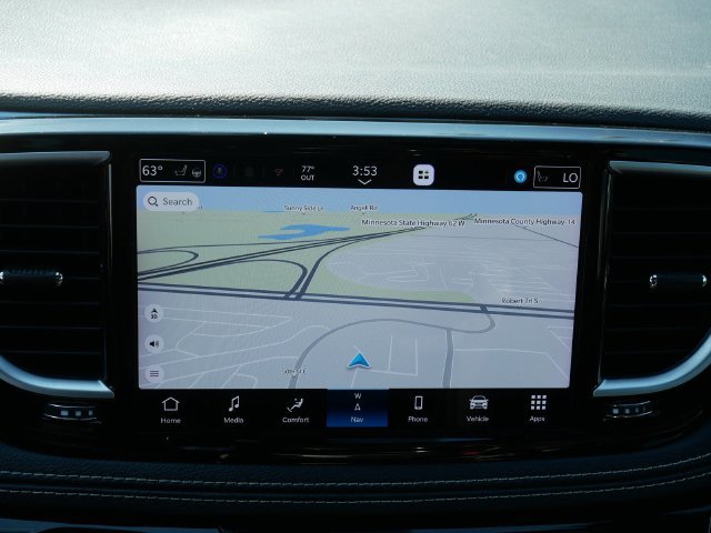 Used 2026 Chrysler Pacifica Limited FWD image 32