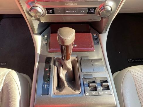Used 2019 Lexus GX 460 Premium w/ Premium Package AWD/4WD image 18