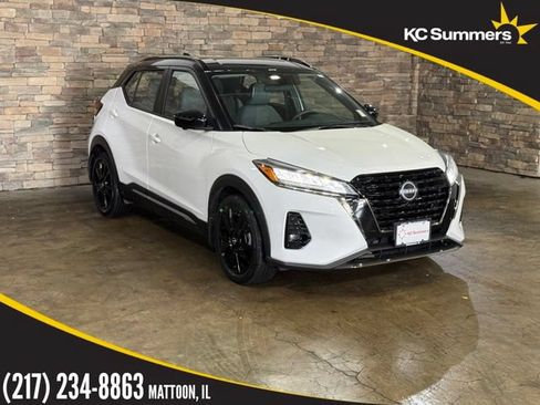 Used 2023 Nissan Kicks SR w/ SR Premium Package FWD image 1