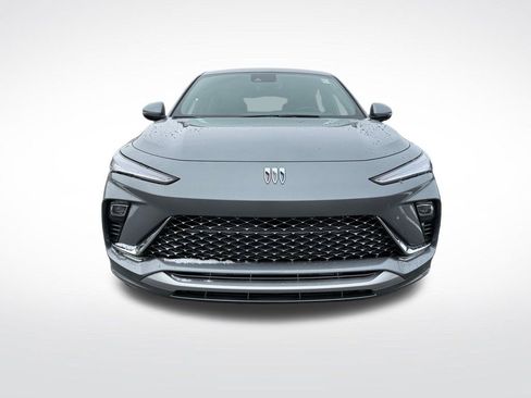 New 2026 Buick Envista Avenir image 2