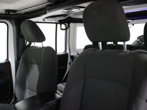 Used 2018 Jeep Wrangler Unlimited Sport image 4